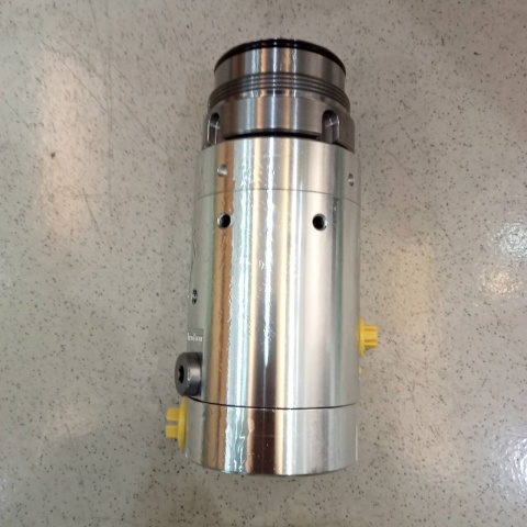 旋轉(zhuǎn)接頭95