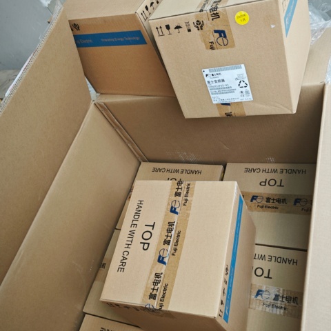 變頻器FRN0013F2S-4C (7)