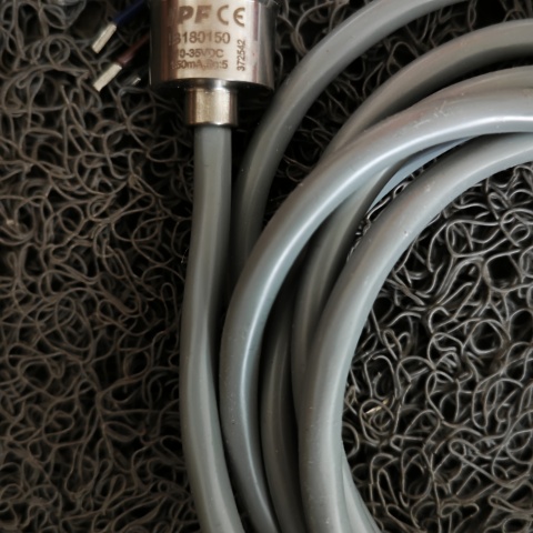 接近開關(guān)IB180150 24VDC (5)