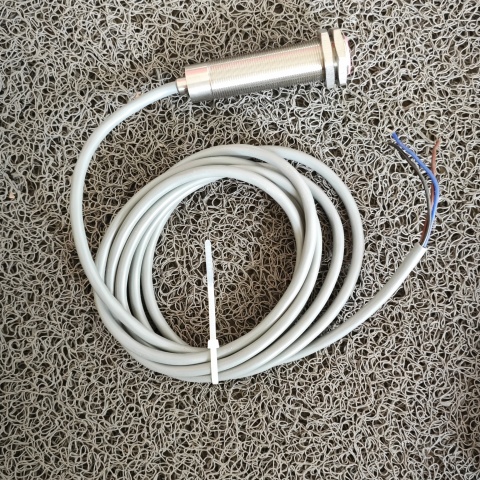 接近開關(guān)IB180150 24VDC (3)