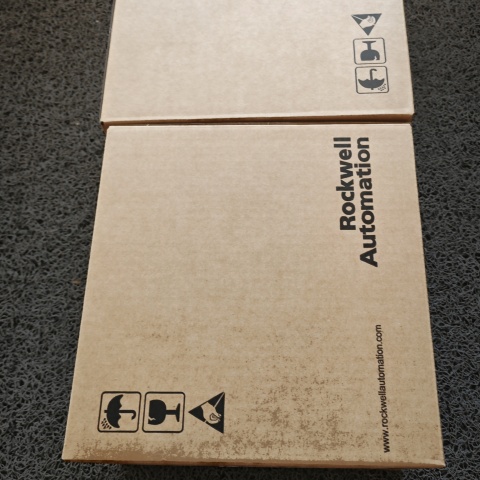 變頻器25C-A8P0N114 (1)