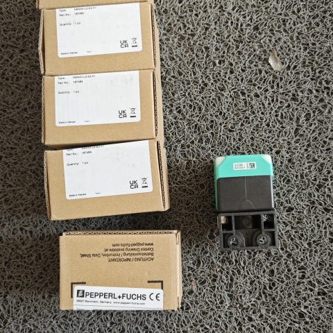 接近開(kāi)關(guān) NBN40-L2-E2-V1 (4)