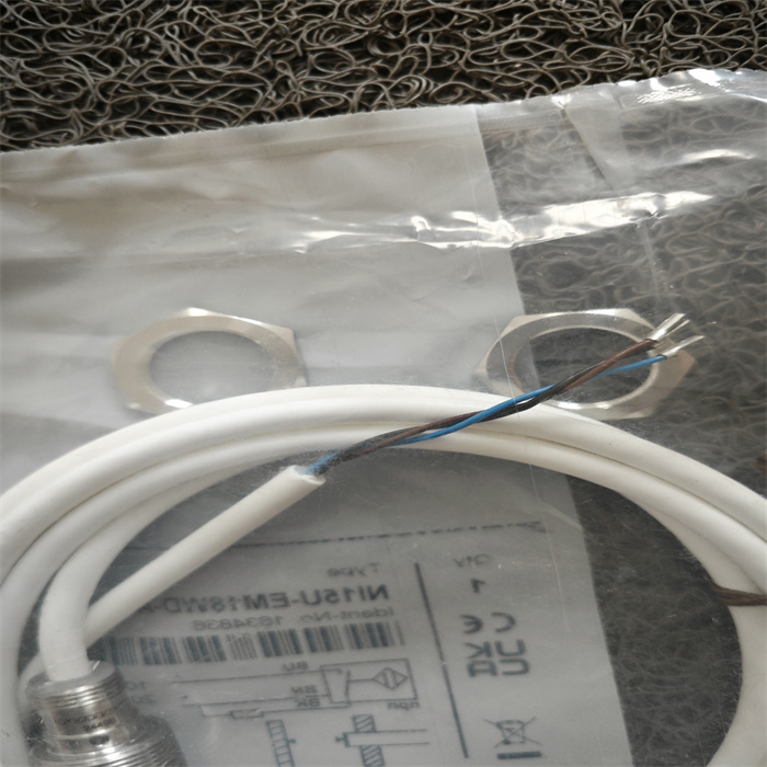 接近開(kāi)關(guān)NI15U-EM18WD-AN6X (5)