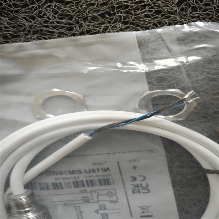 接近開(kāi)關(guān)NI15U-EM18WD-AN6X (4)