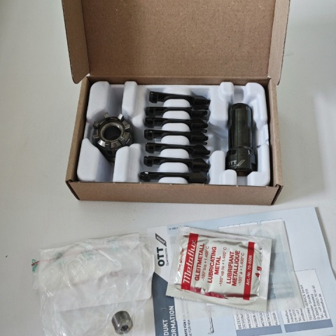 拉爪帶鎖緊螺栓 95