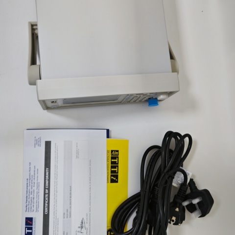 射頻信號(hào)發(fā)生器TGR2053-U01 (2)