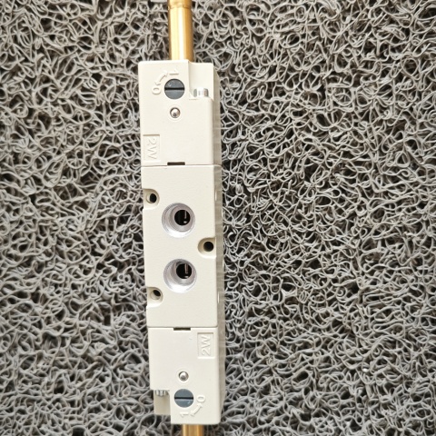 電磁閥 7010021200 (3)