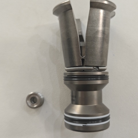 拉爪帶鎖緊螺栓95