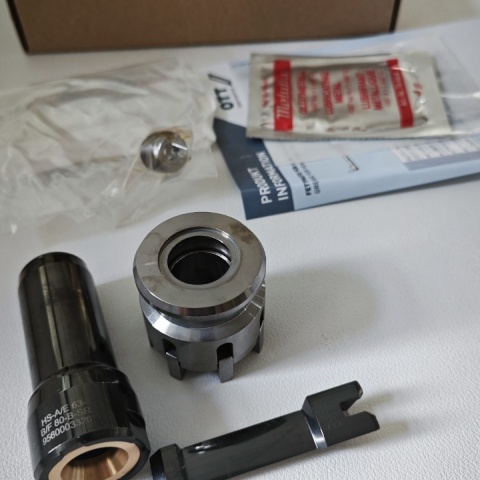 拉爪帶鎖緊螺栓95